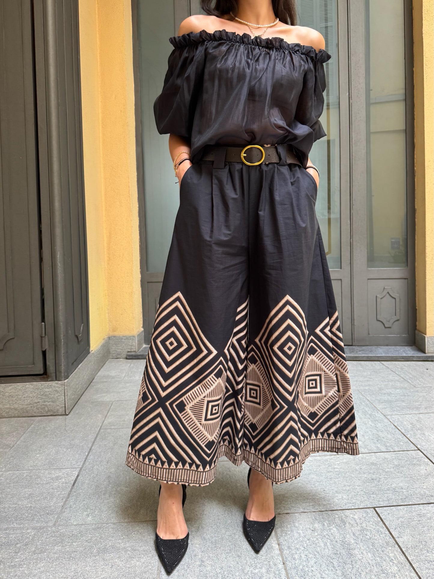 Pantalone disegno geometrico