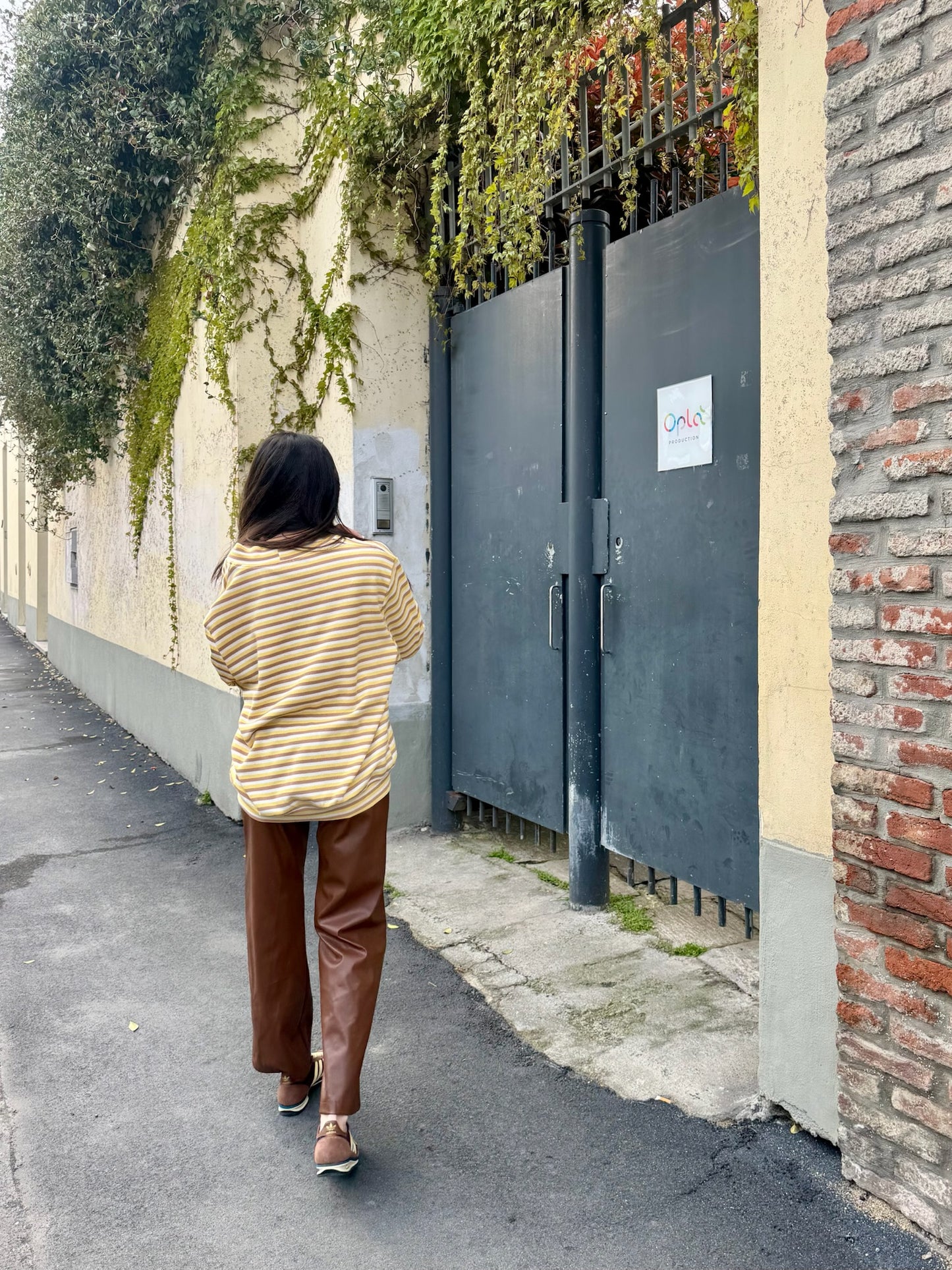 Pantalone ecopelle alla caviglia